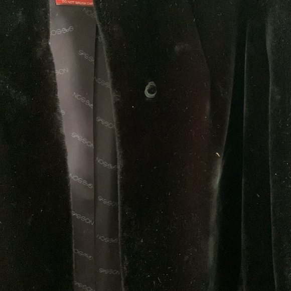 Black fur coat - Picture 2 of 6